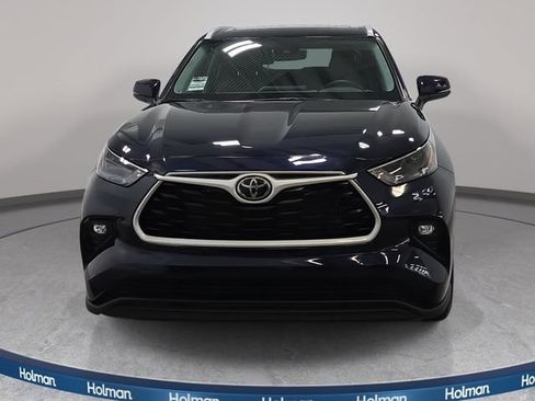 Certified 2025 Toyota Highlander XLE AWD/4WD image 2