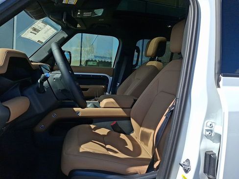 New 2026 Land Rover Defender 110 X-Dynamic SE AWD/4WD image 9