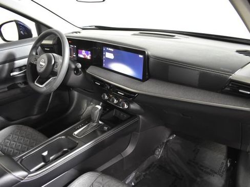 Certified 2025 Nissan Kicks SV AWD/4WD image 30