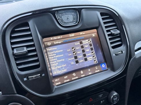 Used 2023 Chrysler 300 S image 43