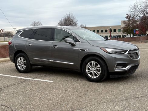 Used 2019 Buick Enclave Essence image 9