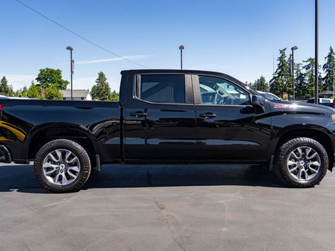 Used 2021 Chevrolet Silverado 1500 RST w/ Convenience Package II AWD/4WD image 9