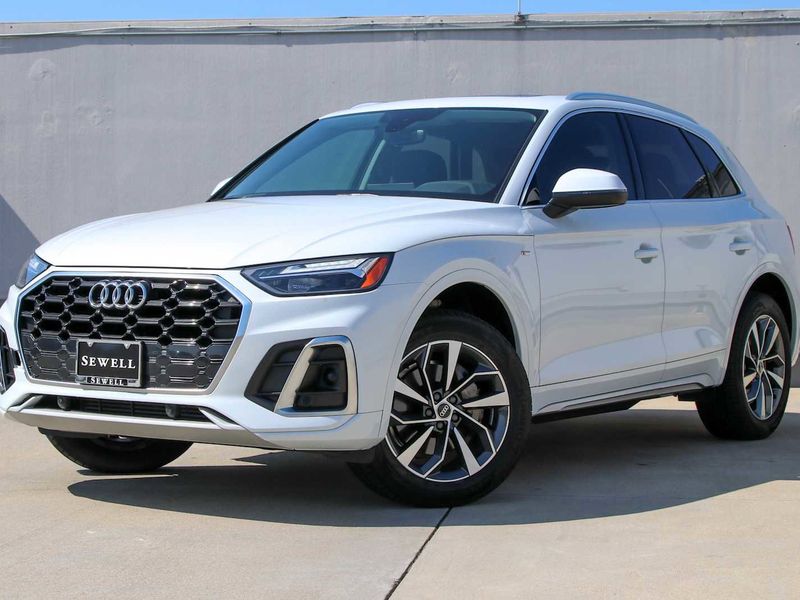 Certified 2023 Audi Q5 2.0T Premium w/ Convenience Package image 1