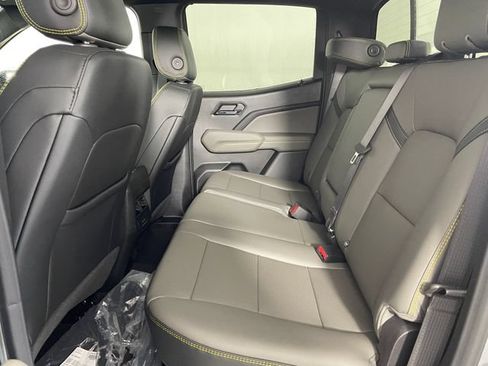 New 2026 Chevrolet Colorado ZR2 w/ Technology Package AWD/4WD image 9