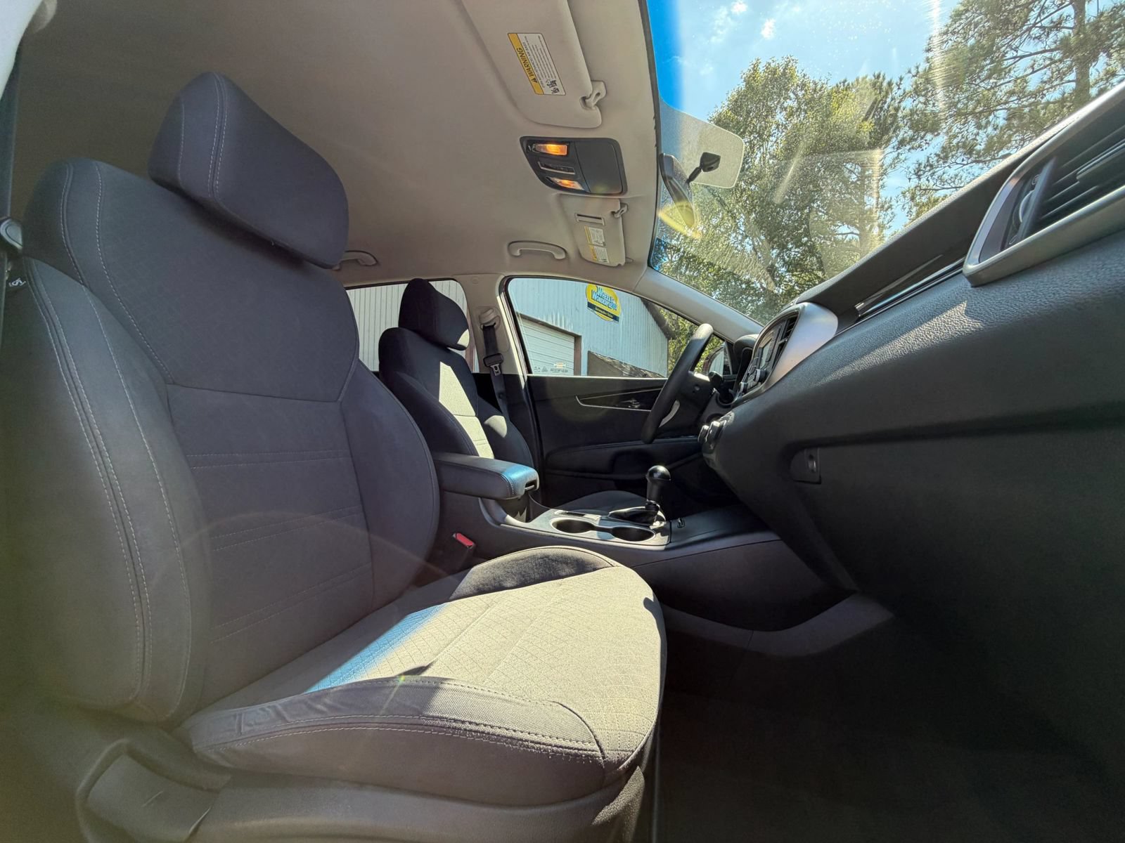 Used 2017 Kia Sorento FWD image 18
