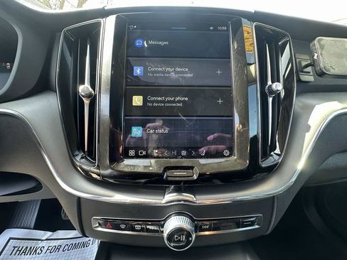 Used 2023 Volvo XC60 B5 Core image 18