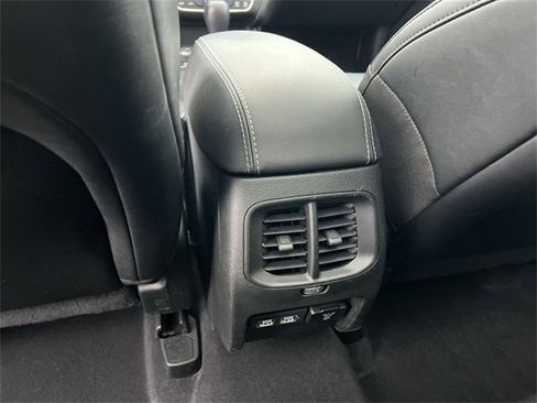 Used 2022 Jeep Cherokee Limited image 21