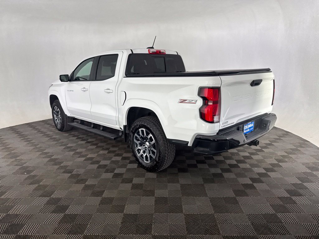 Used 2025 Chevrolet Colorado Z71 w/ Technology Package AWD/4WD image 7