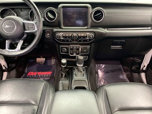 Used 2022 Jeep Wrangler Unlimited Sahara w/ Cold Weather Group AWD/4WD image 22