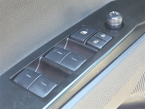 Used 2025 Toyota Camry SE image 18