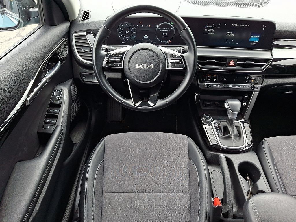 Used 2024 Kia Seltos S AWD/4WD image 12