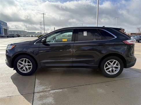 Used 2021 Ford Edge SEL w/ Convenience Package image 4