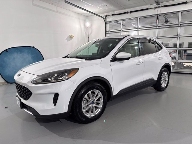 Used 2020 Ford Escape SE FWD image 3