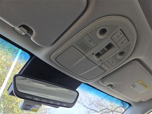 Used 2022 Genesis G70 2.0T w/ Prestige Package image 20