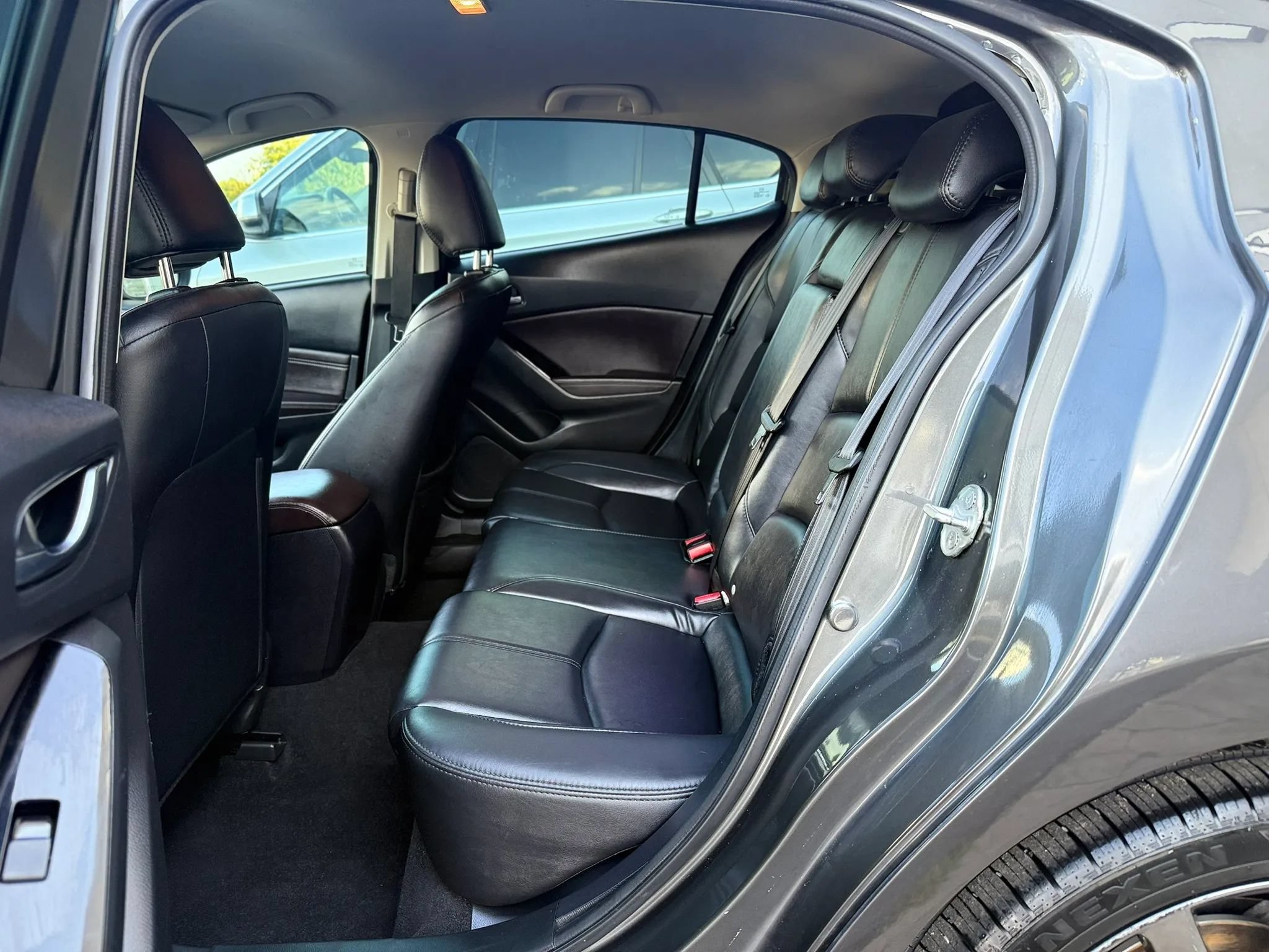 Used 2018 MAZDA MAZDA3 Touring FWD image 27