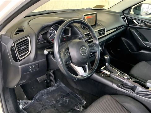 Used 2015 MAZDA MAZDA3 i Touring w/ Technology Package image 17