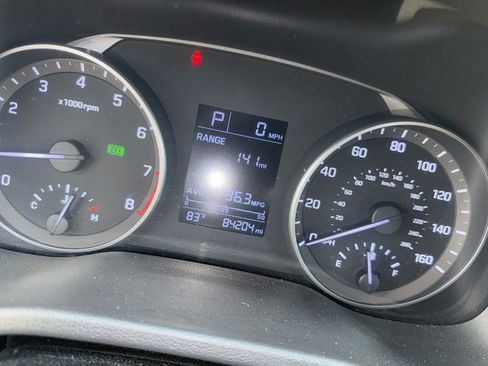 Used 2017 Hyundai Elantra SE FWD image 6