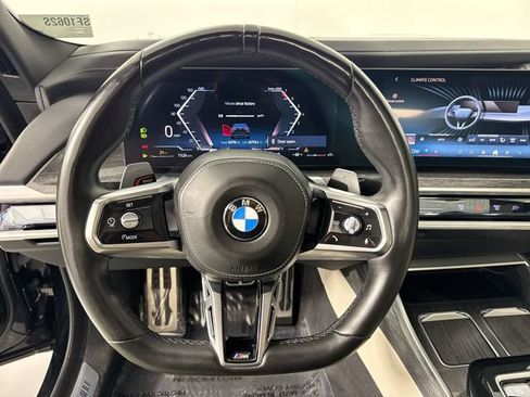 Used 2024 BMW 760i xDrive w/ Premium Package AWD/4WD image 11