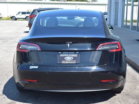 Used 2020 Tesla Model 3 Standard Range RWD image 9