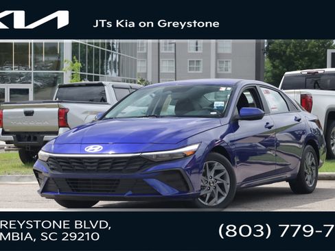 Used 2024 Hyundai Elantra SEL FWD image 1