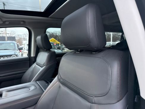 Used 2025 Ford Expedition Max Active image 31