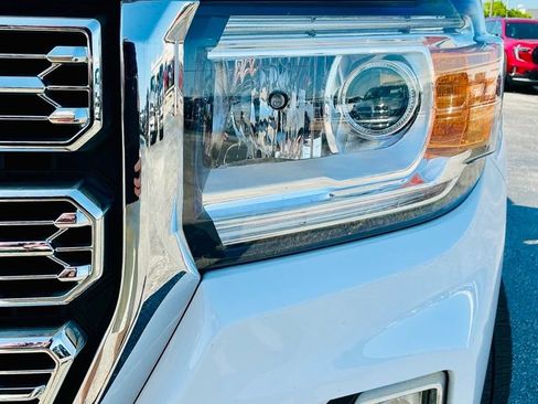 Used 2022 GMC Canyon Denali AWD/4WD image 5