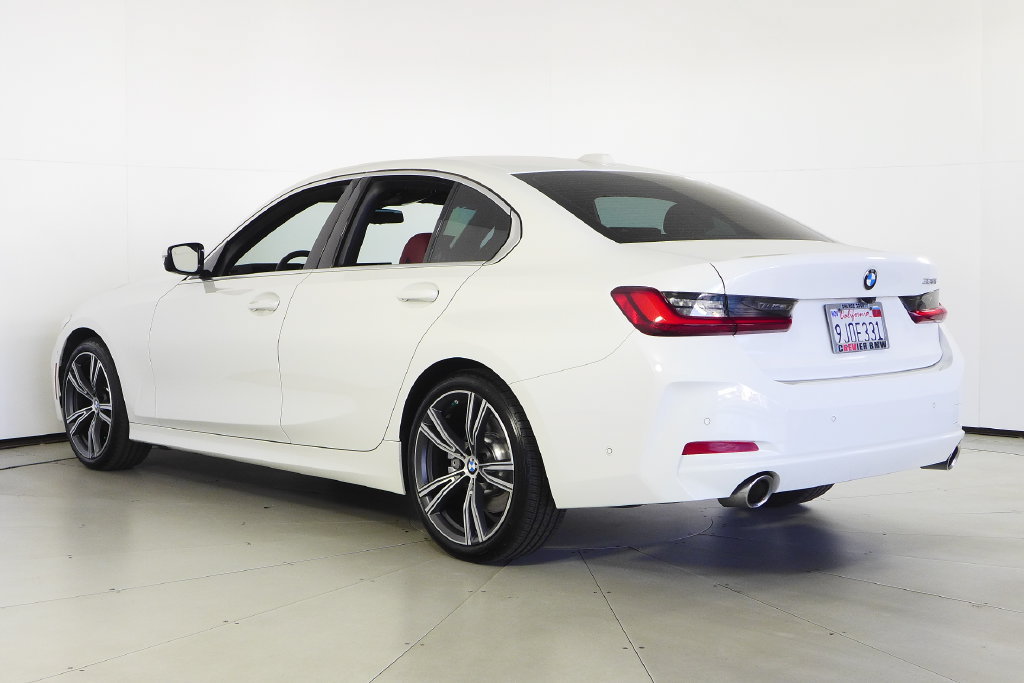 Certified 2024 BMW 330i Sedan w/ Convenience Package RWD image 9