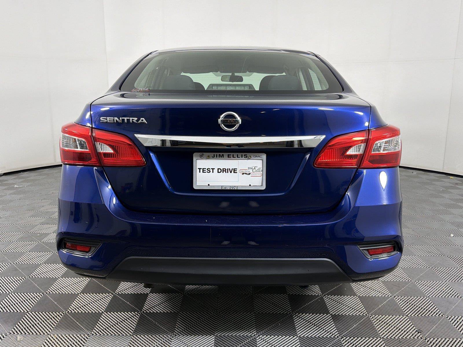 Used 2017 Nissan Sentra S FWD image 5