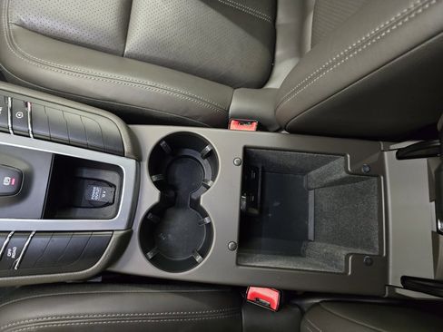 Used 2021 Porsche Macan S image 25