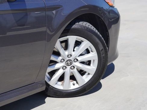 Used 2020 Toyota Camry LE w/ Carpet Mat Package image 8