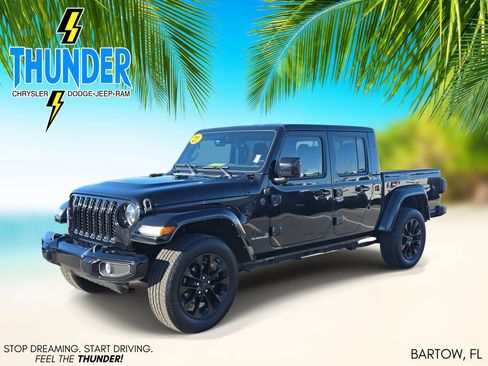 Used 2021 Jeep Gladiator Overland image 2