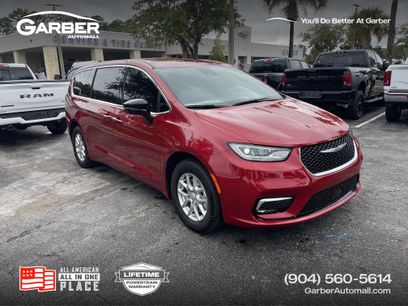 New 2026 Chrysler Pacifica Select