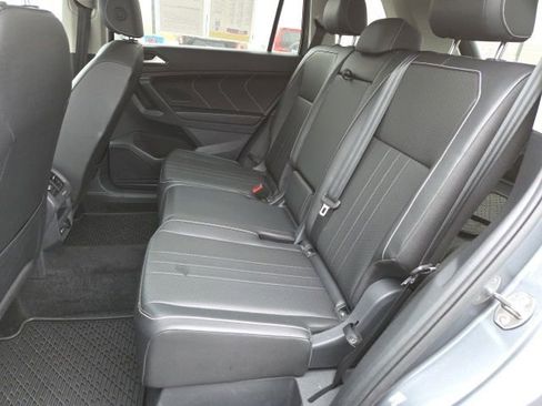 Certified 2024 Volkswagen Tiguan SE image 11