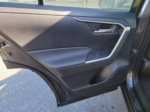 Used 2025 Toyota RAV4 XLE image 12