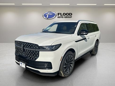 New 2026 Lincoln Navigator Black Label AWD/4WD image 3