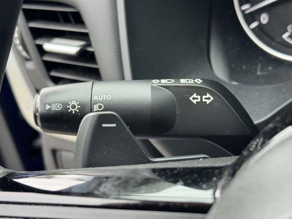Used 2021 Nissan Rogue S FWD image 24