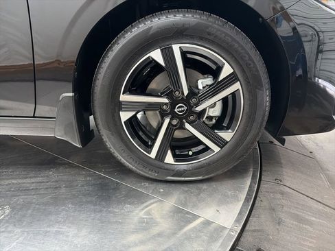 Used 2025 Nissan Sentra SV image 9