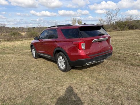 Used 2023 Ford Explorer XLT w/ Equipment Group 202A image 6