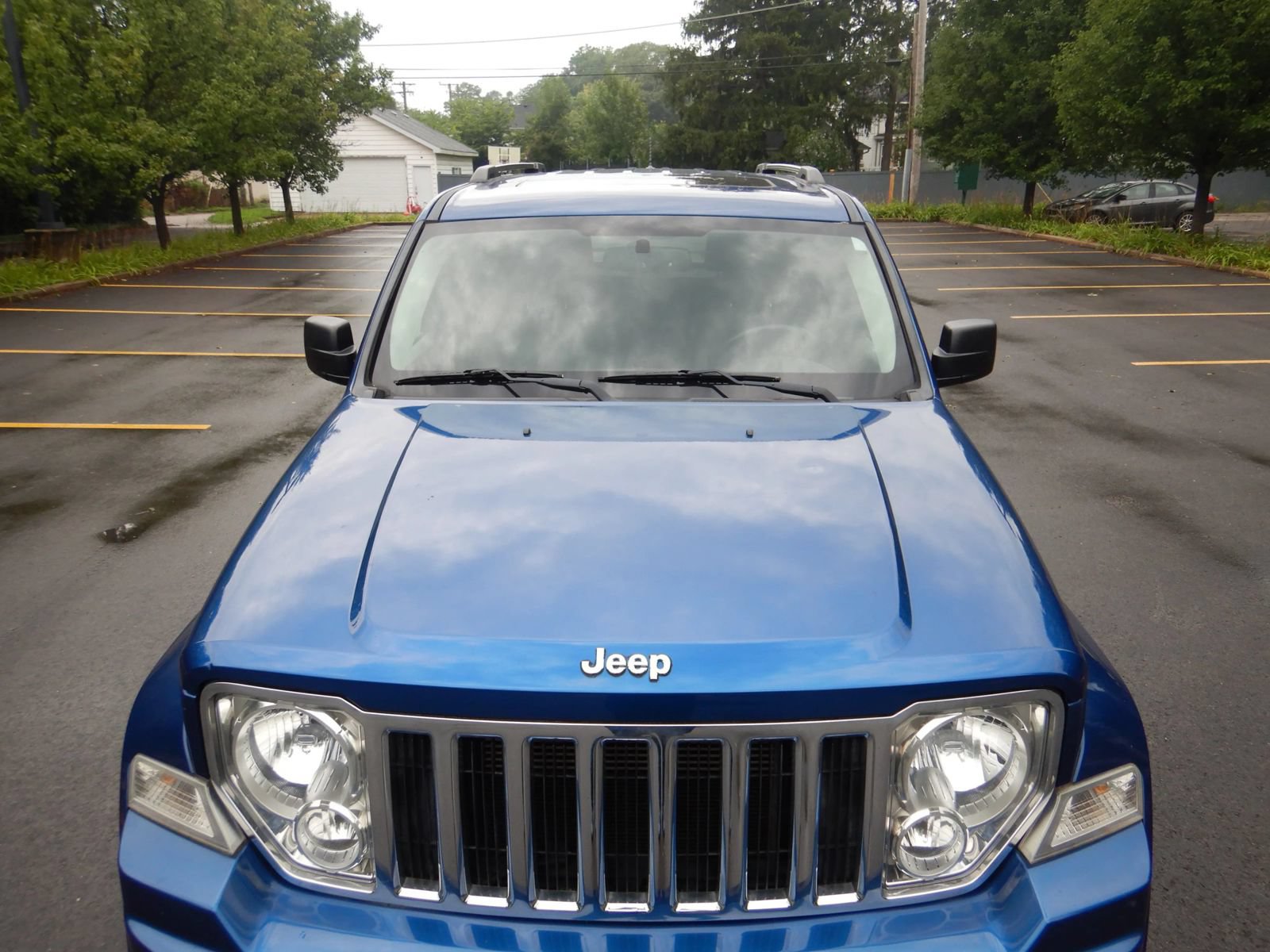 Used 2009 Jeep Liberty Limited w/ Premium Group AWD/4WD image 3
