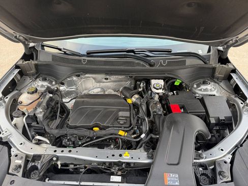 Used 2025 Chevrolet Trax LT image 32