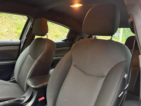 Used 2013 Dodge Avenger SE FWD image 14