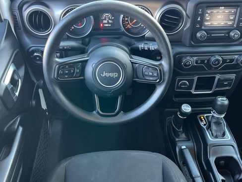 Used 2018 Jeep Wrangler Unlimited Sport image 16