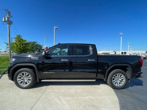 Used 2023 GMC Sierra 1500 Denali w/ Technology Package AWD/4WD image 4