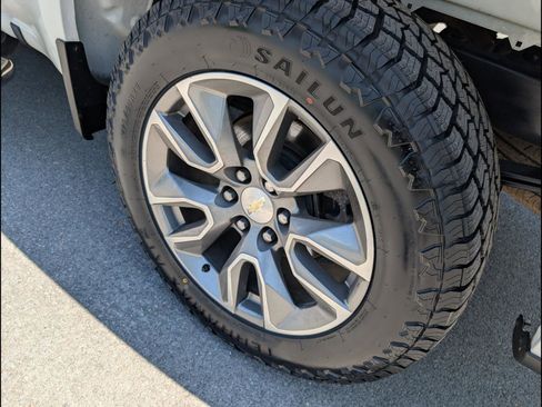 Used 2020 Chevrolet Silverado 1500 LT image 21