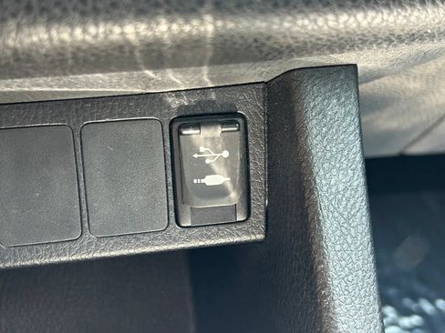 Used 2018 Toyota Corolla LE FWD image 23
