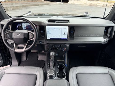 Used 2024 Ford Bronco Black Diamond image 19