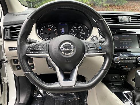 Used 2019 Nissan Rogue Sport SL w/ Premium Package AWD/4WD image 13
