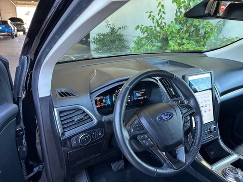 Used 2022 Ford Edge Titanium w/ Equipment Group 301A AWD/4WD image 37
