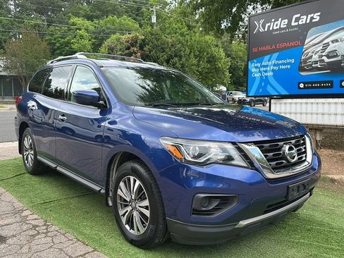 Used 2019 Nissan Pathfinder S AWD/4WD image 1