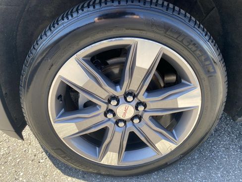 Used 2019 GMC Acadia SLT AWD/4WD image 13